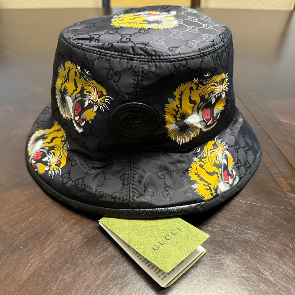New Gucci GG Supreme Tiger Logo Bucket Hat Size M